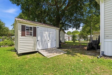 Beautiful 2022 model Fleetwood Inspiration 4 bedroom 2 bath - photo 35