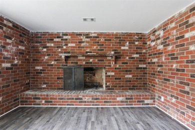 Don't miss your opportunity to own this beautifully updated home - photo 4