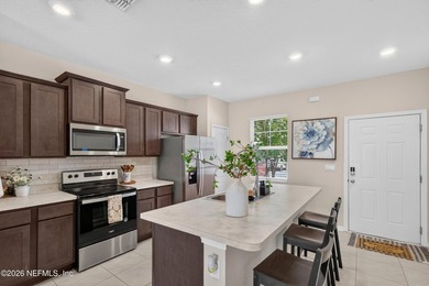 Beautifully maintained and perfectly located, this quaint - photo 4