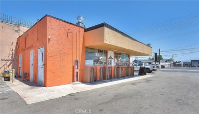 Motivated seller!!! Standalone commercial building offering a - photo 1