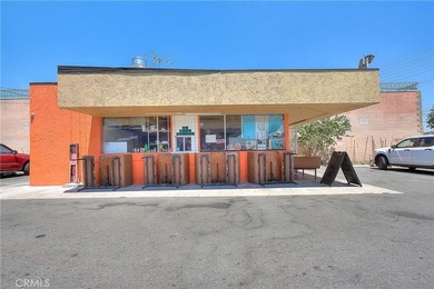 Motivated seller!!! Standalone commercial building offering a - photo 3