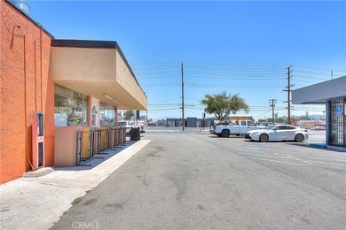 Motivated seller!!! Standalone commercial building offering a - photo 6