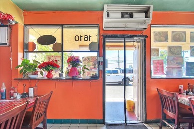 Motivated seller!!! Standalone commercial building offering a - photo 8