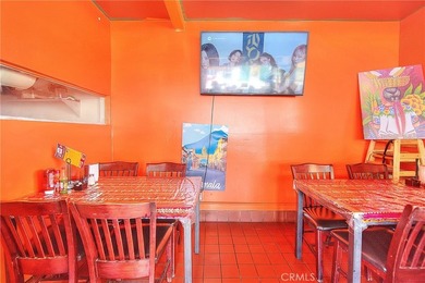 Motivated seller!!! Standalone commercial building offering a - photo 9