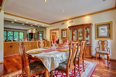Expansive and beautifully refined 3,857 sq. ft. ranch in Maple - photo 11