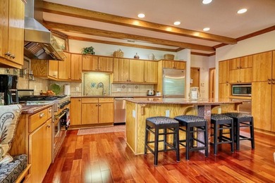 Expansive and beautifully refined 3,857 sq. ft. ranch in Maple - photo 14