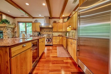 Expansive and beautifully refined 3,857 sq. ft. ranch in Maple - photo 18
