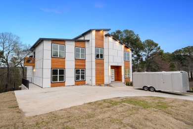 Lake Home For Sale in Hot Springs, Arkansas