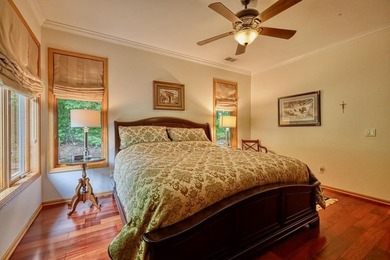 Expansive and beautifully refined 3,857 sq. ft. ranch in Maple - photo 34
