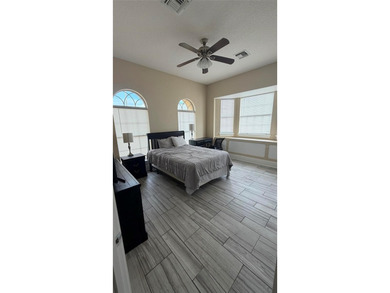 Expansive Luxury Home 5/4 with golf course views and inground - photo 35