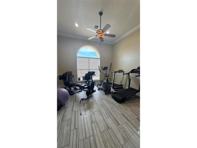 Expansive Luxury Home 5/4 with golf course views and inground - photo 36
