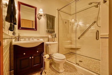 Expansive and beautifully refined 3,857 sq. ft. ranch in Maple - photo 36