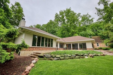 Expansive and beautifully refined 3,857 sq. ft. ranch in Maple - photo 44