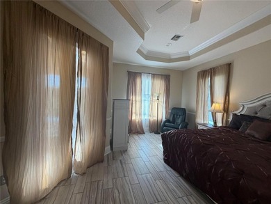 Expansive Luxury Home 5/4 with golf course views and inground - photo 52