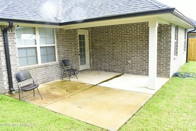 This beautiful 3 Bedroom, 2 Bath home offers the perfect blend - photo 2