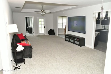 This beautiful 3 Bedroom, 2 Bath home offers the perfect blend - photo 4