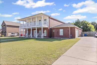 This spacious 5-bedroom, 4-bathroom, and home office offers room - photo 4