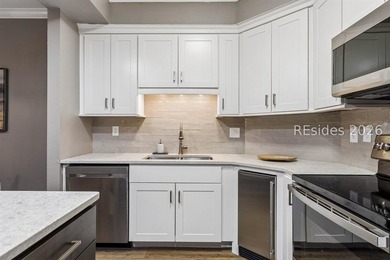 Beautifully appointed and offered fully furnished, this elegant - photo 15