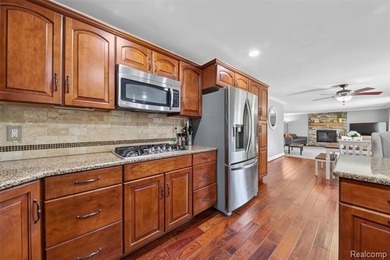 Ranch home with 4 bedrooms, 3 baths, 3246 total finished square - photo 6