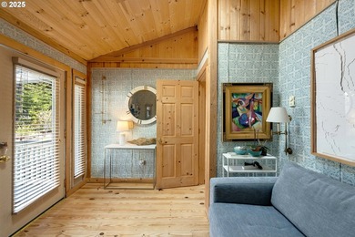 Between Lake & Ocean Oregon coast waterfront retreat with room - photo 18
