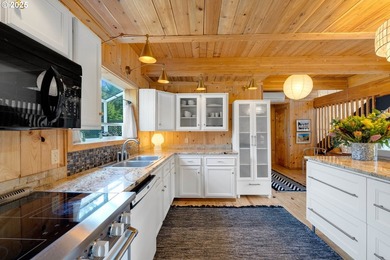 Between Lake & Ocean Oregon coast waterfront retreat with room - photo 25