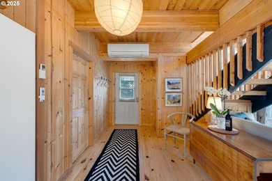 Between Lake & Ocean Oregon coast waterfront retreat with room - photo 26