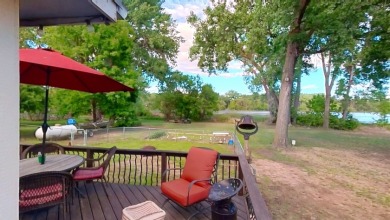 Welcome to this well-loved and beautifully maintained cabin SOLD - photo 2