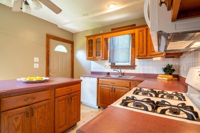 Addorable 3-bedroom home with classic charm and nearly 1,200 - photo 28
