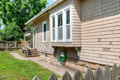 Addorable 3-bedroom home with classic charm and nearly 1,200 - photo 35