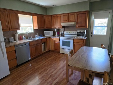 This huge colonial offers 2841 sf living space! Boasting 4 - photo 35