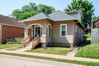 Addorable 3-bedroom home with classic charm and nearly 1,200 - photo 38