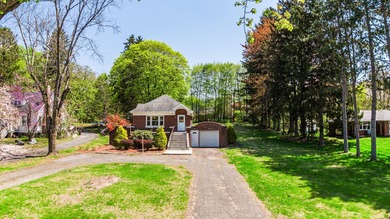 (private lake, pond, coastal) Home Sale Pending in New Windsor New York