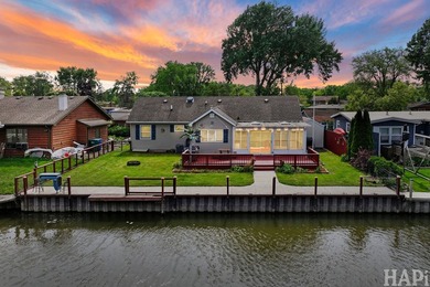 Welcome to your serene waterfront retreat on Nippersink Creek! - photo 1