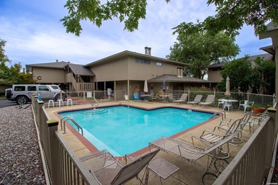 Catch a glimpse of Lake Hamilton from this charming upstairs - photo 5