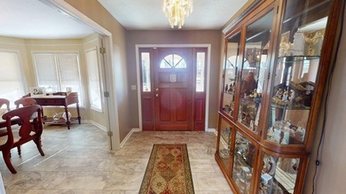 Recently updated with a brand new roof, fresh paint, perfectly - photo 17