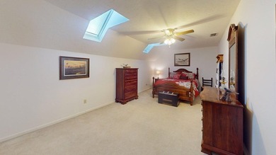 Recently updated with a brand new roof, fresh paint, perfectly - photo 28