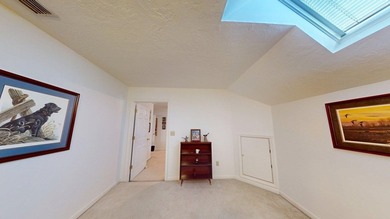 Recently updated with a brand new roof, fresh paint, perfectly - photo 29