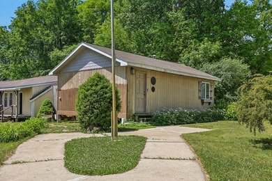 ***Three Buildings, Over an Acre, & 400+ Feet of Waterfront - photo 30
