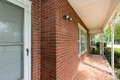 Welcome to this classic 1960s ranch-style home, perfectly - photo 33