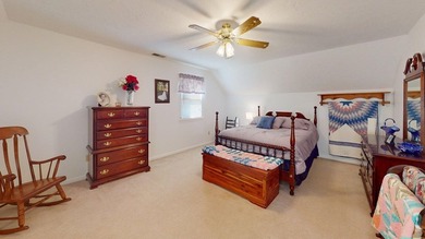 Recently updated with a brand new roof, fresh paint, perfectly - photo 33