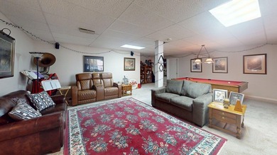 Recently updated with a brand new roof, fresh paint, perfectly - photo 35