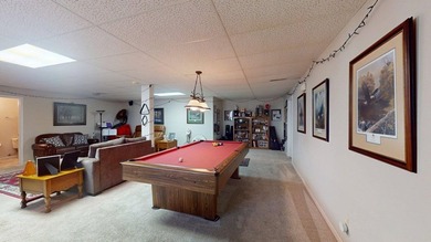 Recently updated with a brand new roof, fresh paint, perfectly - photo 36