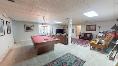 Recently updated with a brand new roof, fresh paint, perfectly - photo 37