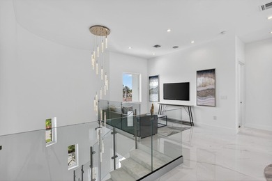 Your Waterfront Sanctuary Awaits. Discover this stunning, newly - photo 38