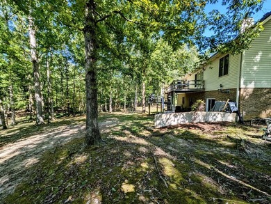 Recently updated with a brand new roof, fresh paint, perfectly - photo 42