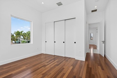Your Waterfront Sanctuary Awaits. Discover this stunning, newly - photo 43