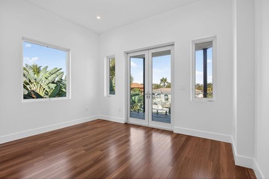 Your Waterfront Sanctuary Awaits. Discover this stunning, newly - photo 49