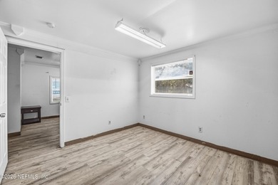 **BRING YOU BUSINESS**UPDATED**FENCED PROPERTY**AMAZING - photo 8