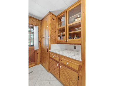 Log cabin at the lake? Yes, please! This charming gem is walking - photo 11