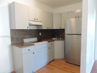 Strategically located in the heart of Coconut Grove. Boutique - photo 11